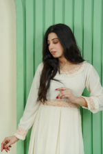 Floral Breeze - Image 4
